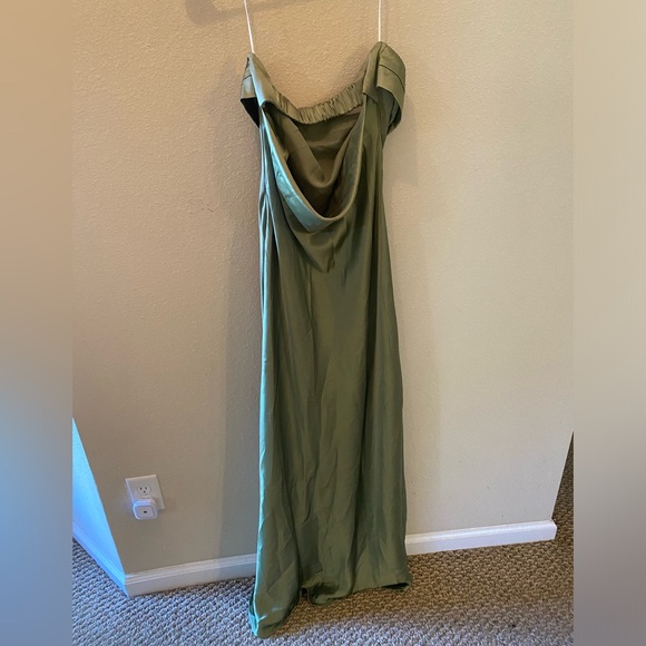 Strapless, sage green, satin dress - Picture 5 of 8